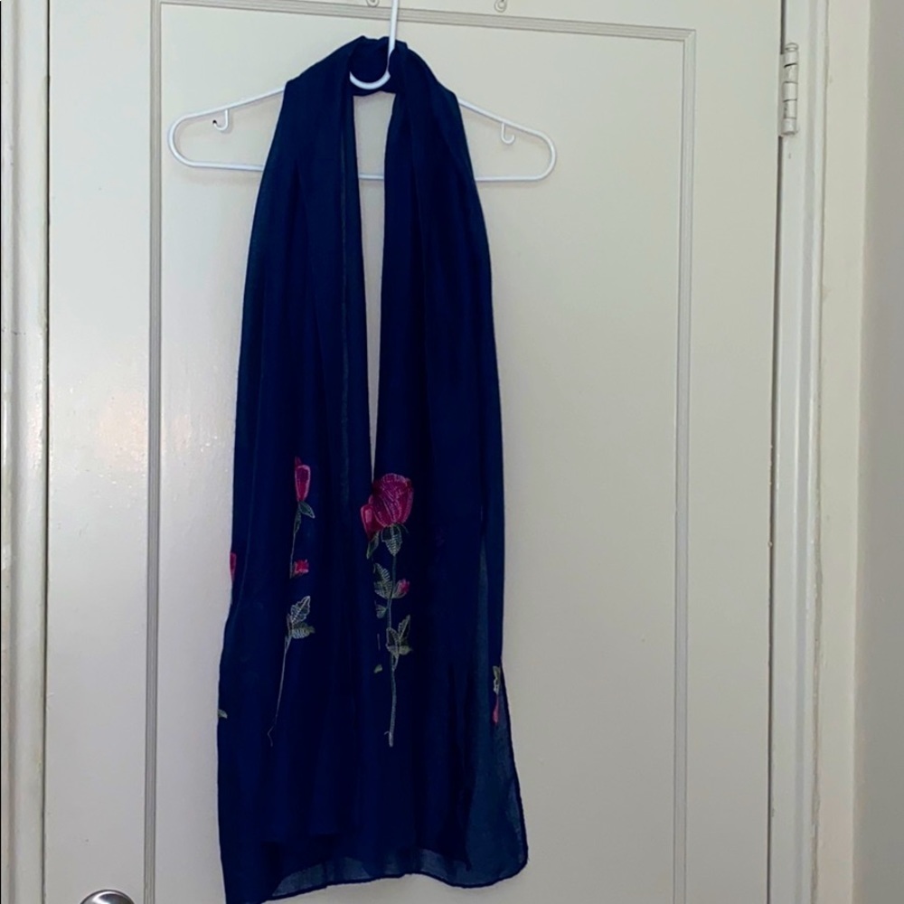 NWOT navy floral fashion scarf